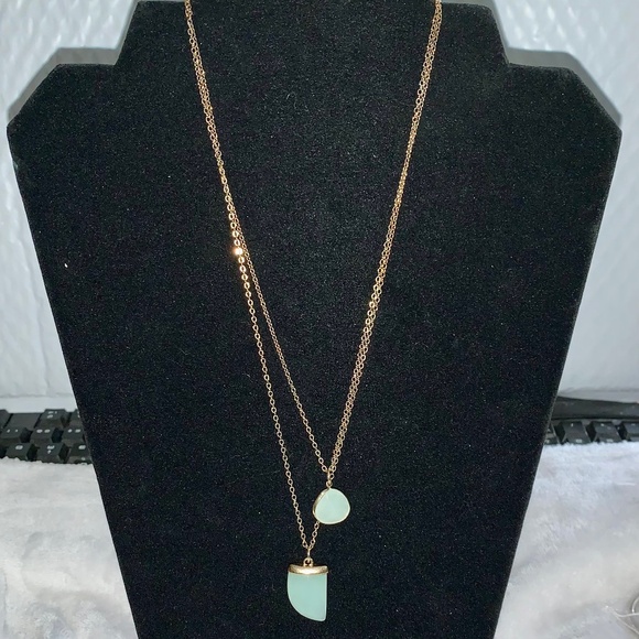 Unbranded Jewelry - Gold tone gemstone necklace
